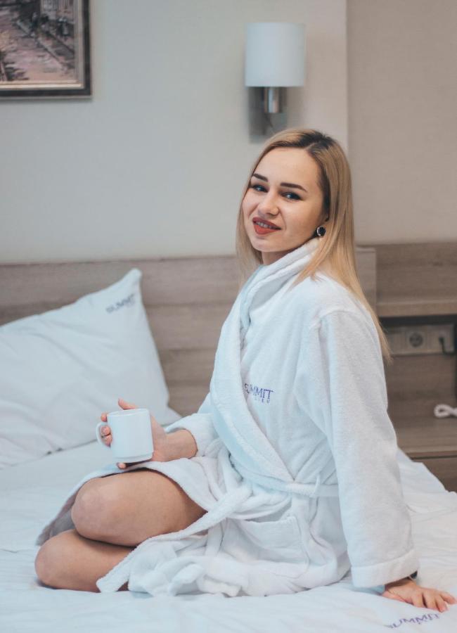 Arena Summit Apart Hotel Киев Екстериор снимка
